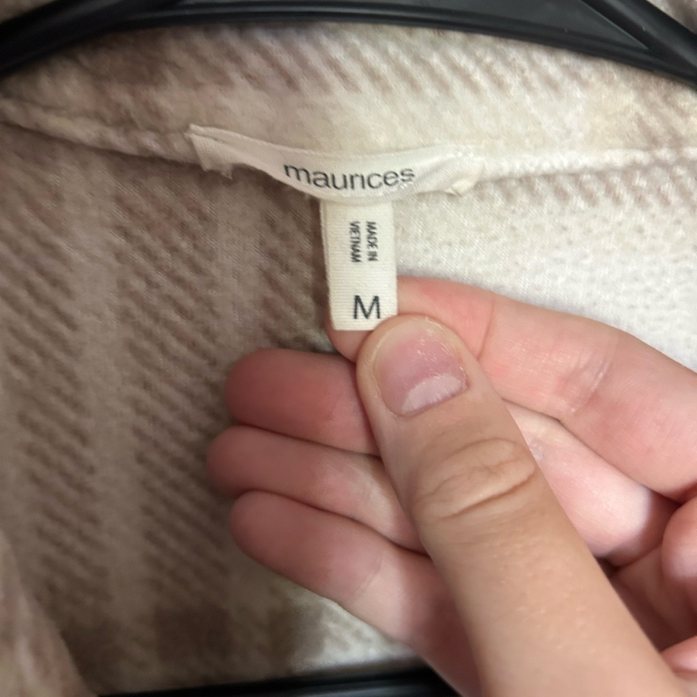Shacket - Picture 3 of 4